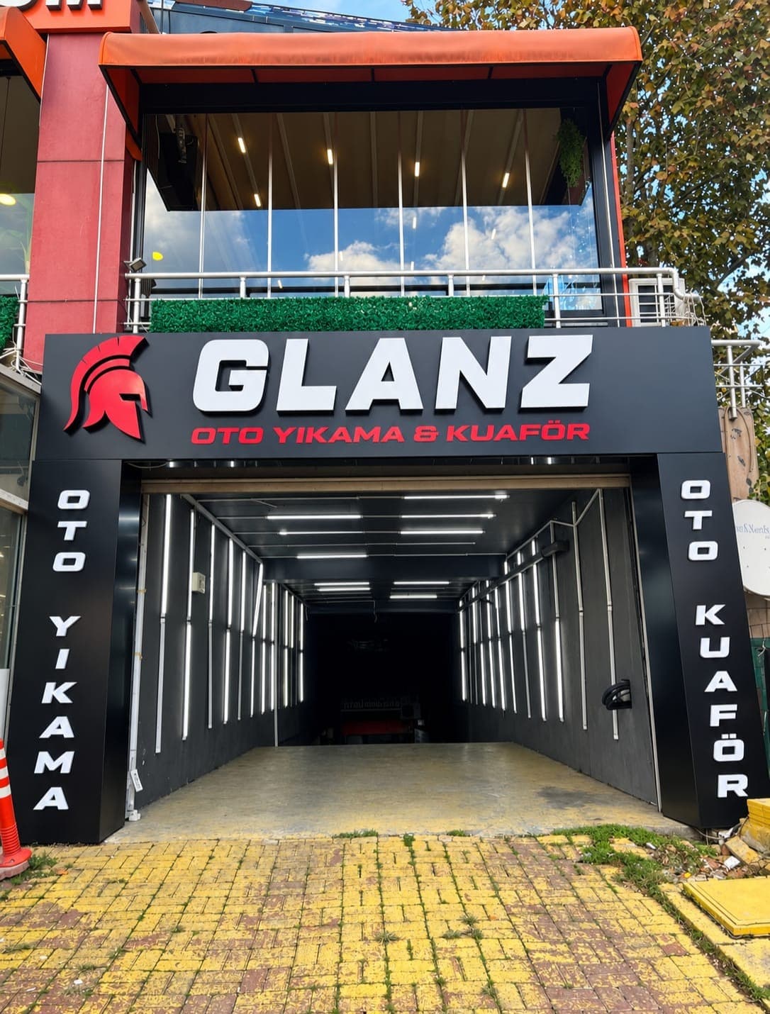 GLANZ CARWASH OTO YIKAMA & KUAFÖR - KÜÇÜKÇEKMECE / İSTANBUL