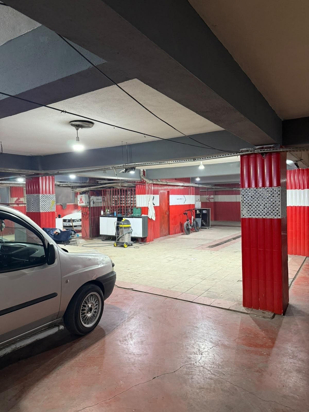 İSTİNYE 3 OTO YIKAMA - YENİŞEHİR / İSTANBUL
